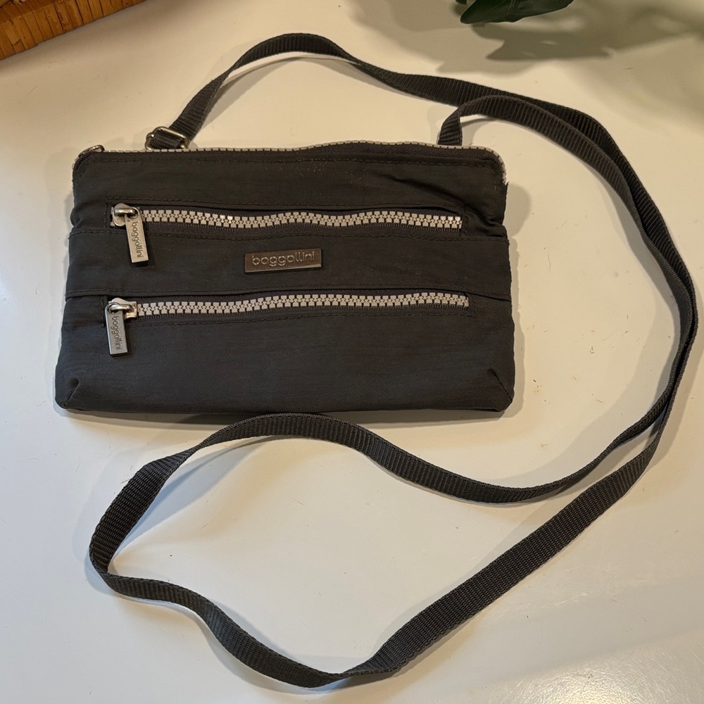 Baggallini Charcoal Gray Small Rectangular Crossb… - image 1
